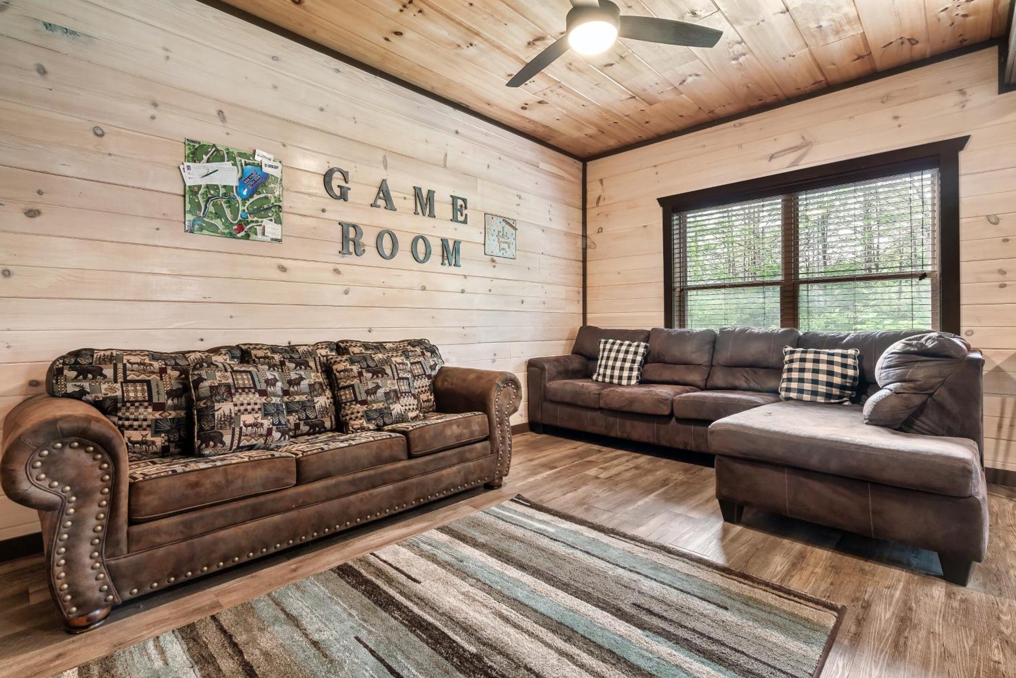 Luxury 3-Br Cabin Minutes From Parkway With Game Room And Hot Tub Pigeon Forge Exterior photo