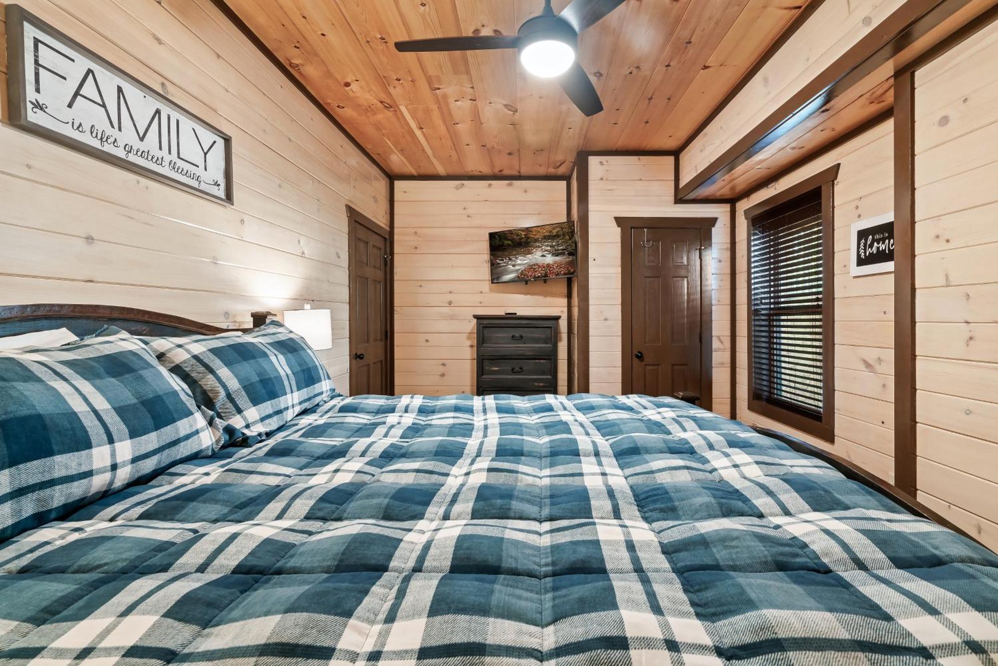 Luxury 3-Br Cabin Minutes From Parkway With Game Room And Hot Tub Pigeon Forge Exterior photo