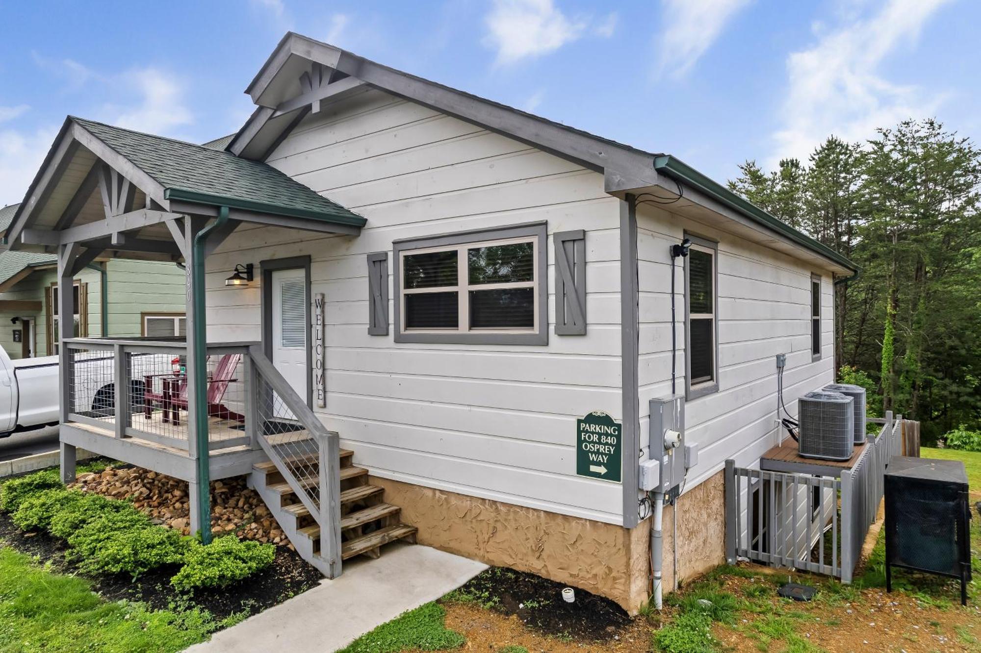 Luxury 3-Br Cabin Minutes From Parkway With Game Room And Hot Tub Pigeon Forge Exterior photo