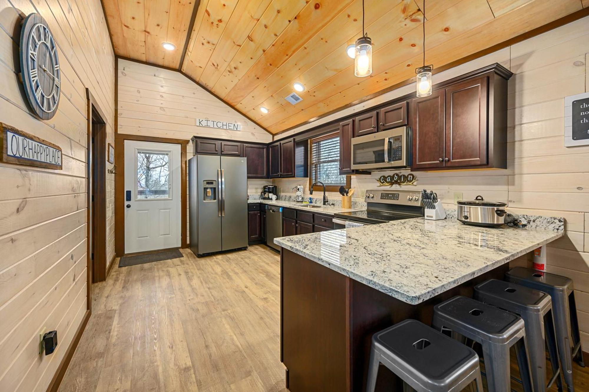 Luxury 3-Br Cabin Minutes From Parkway With Game Room And Hot Tub Pigeon Forge Exterior photo